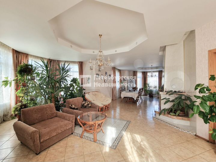 Дом 195 м² на участке 11 сот.