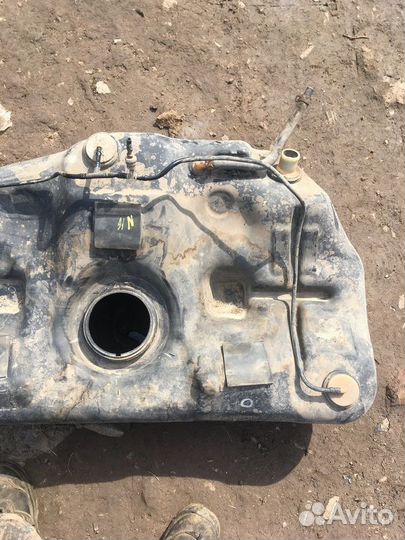 Топливный бак Nissan Almera N16