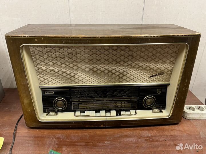 Ламповый приёмник Philips 1002. 238