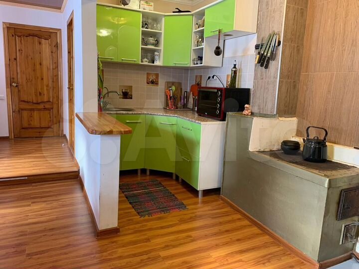 Дом 227 м² на участке 5,6 сот.