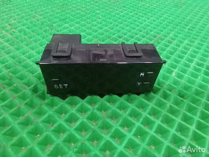 Часы Mitsubishi Lancer 9 2006 MR962799