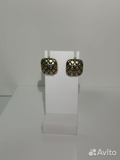 Серьги Chanel в винтажном стиле