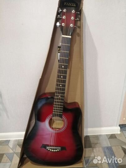 Акустическая гитара