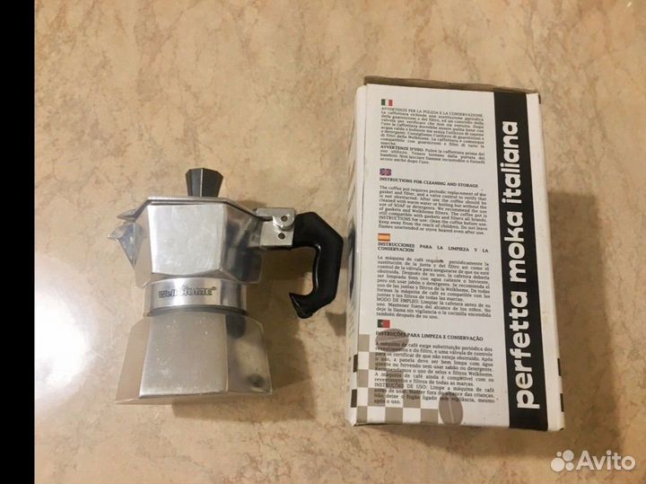 Гейзерная кофеварка италия