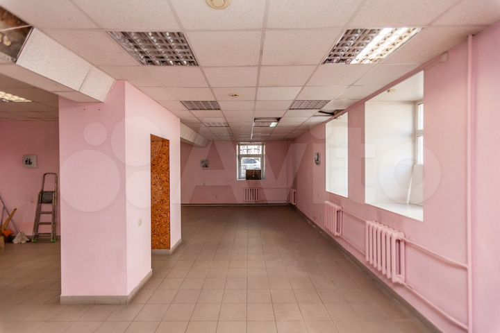 Аренда под торговлю в центре, 90 м²