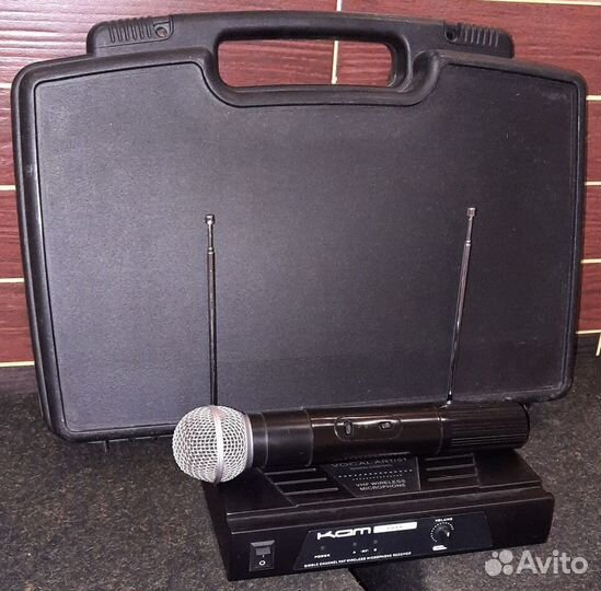 Микрофон вокальный KAM радио KWM-6 Pro в Кейсе 9V