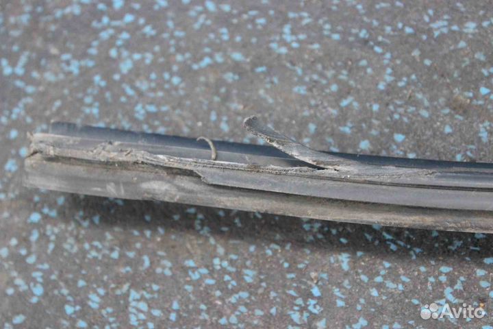 Уплотнитель лобового стекла Ravon Gentra (Равон Дж