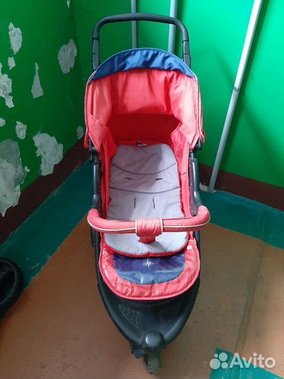 Прогулочная коляска