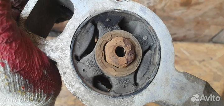 Рычаг передний левый Volkswagen Golf V 2003-2009