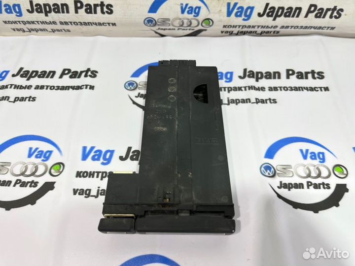 Визитница Audi A4 B7 ALT 2007