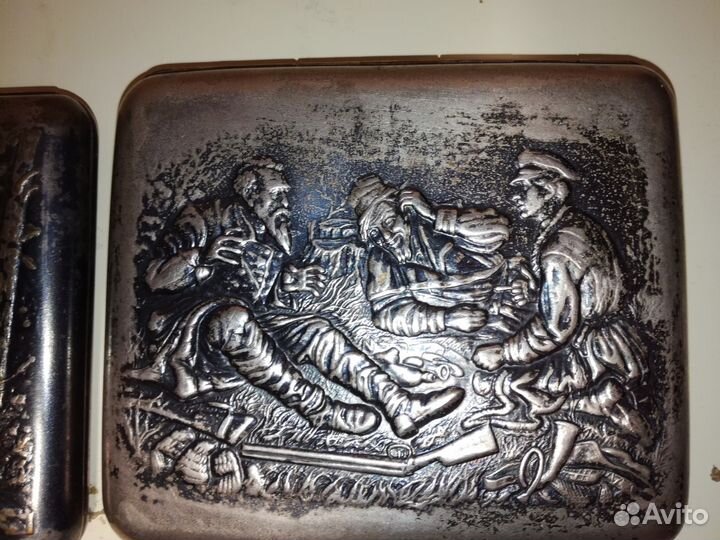 Портсигар мишки в лесу и охотники на привале СССР