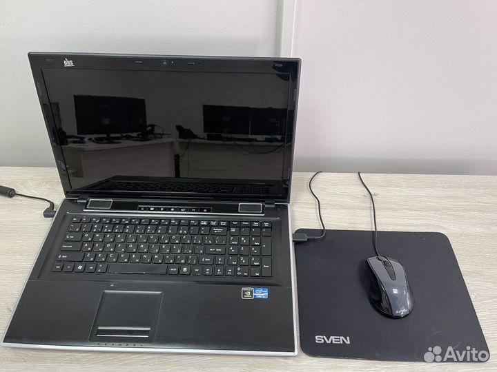 Ноутбук DNS 17.3