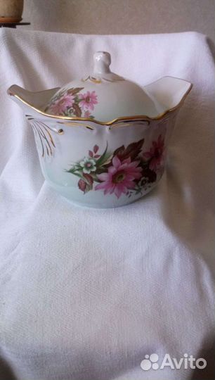 Супница с крышкой