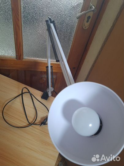 Лампа настольная на струбцине е27