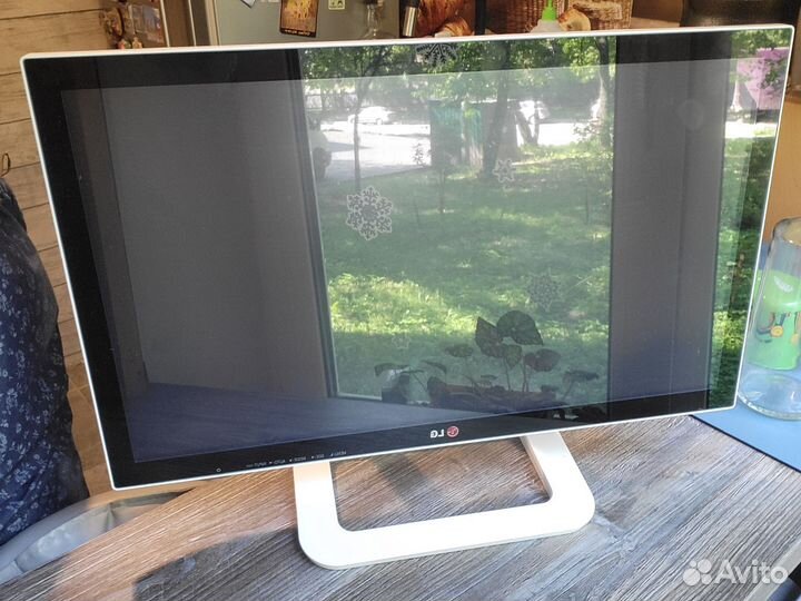 Монитор LG flatron 23ET83V