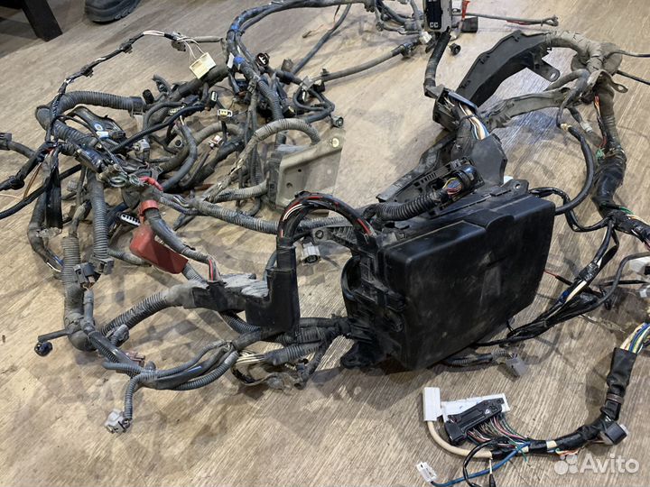 Проводка двс подкапотная Toyota Corolla 150 2007