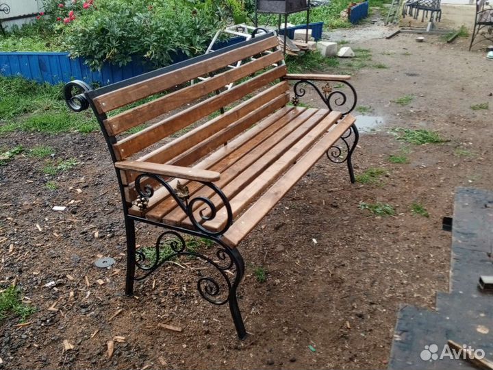 Скамейки с элементами ковки