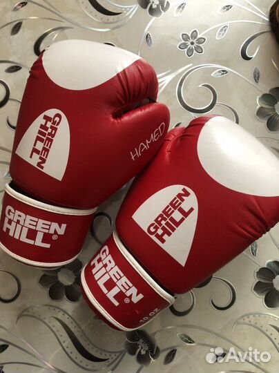 Боксерские перчатки