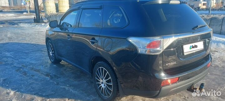 Mitsubishi Outlander 2.4 CVT, 2013, 205 212 км