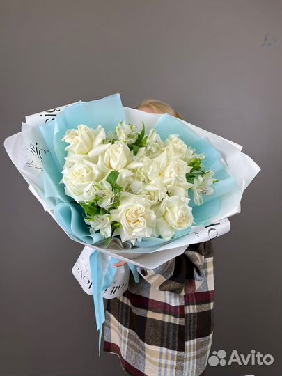 Белый светлый букет микс