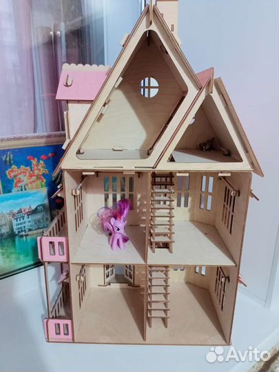 Домик кукольный