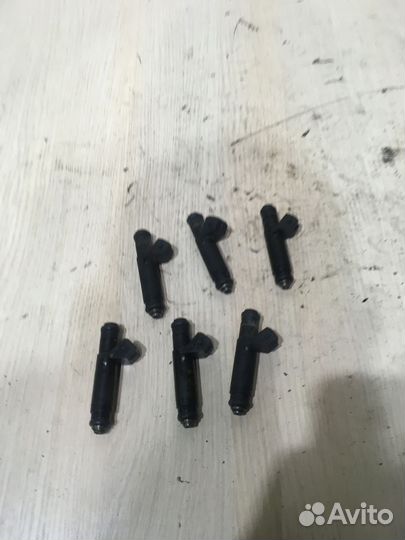 Форсунка топливная Фольксваген Пассат B5 1.6 ALZ