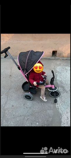 Детский велосипед с ручкой