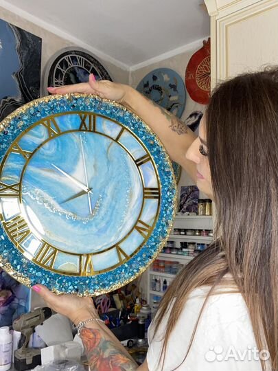 Часы настенные из эпоксидной смолы