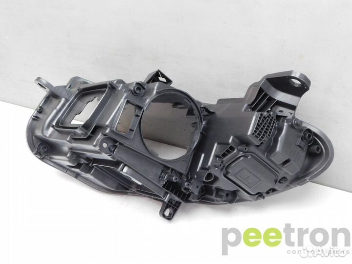 Б/У Корпус фары правой новая A2579063002