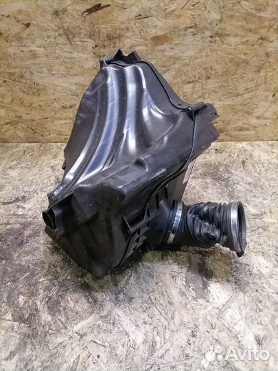 Корпус воздушного фильтра BMW 3 E90 2.0