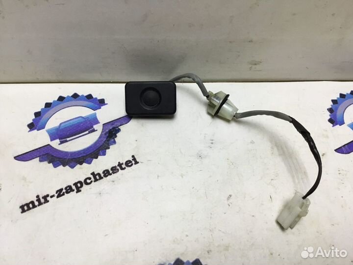 Кнопка открытия крышки двери багажника Mazda CX-7