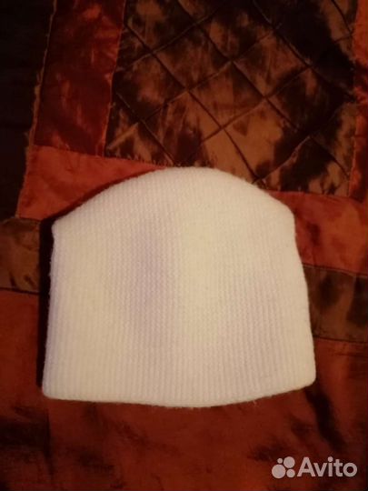 Шапки женские 54-55 обхват головы, тянутся