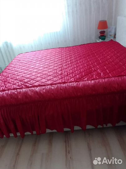 Комплект шторы и покрывало бу