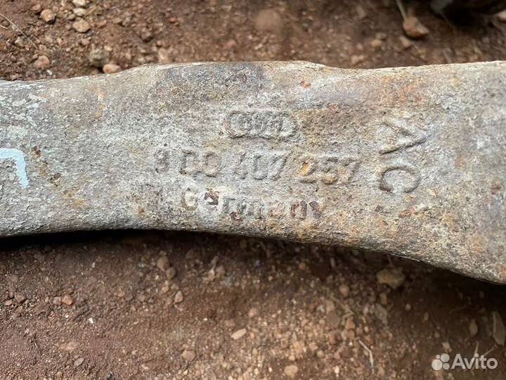 Кулак поворотный VW Passat B5 2.3 AGZ