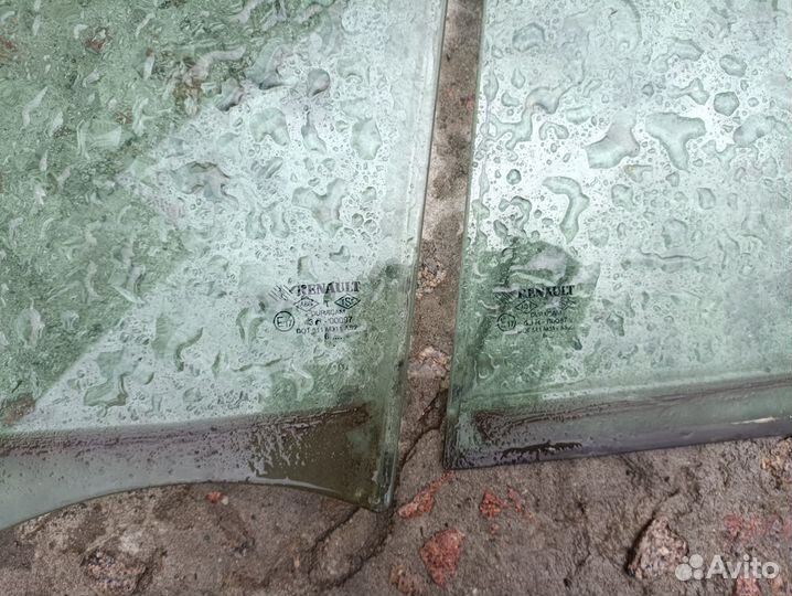 Стекло задней левой двери Renault Megane 2