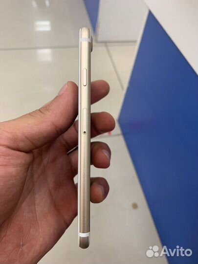Телефон iPhone 7 32гб