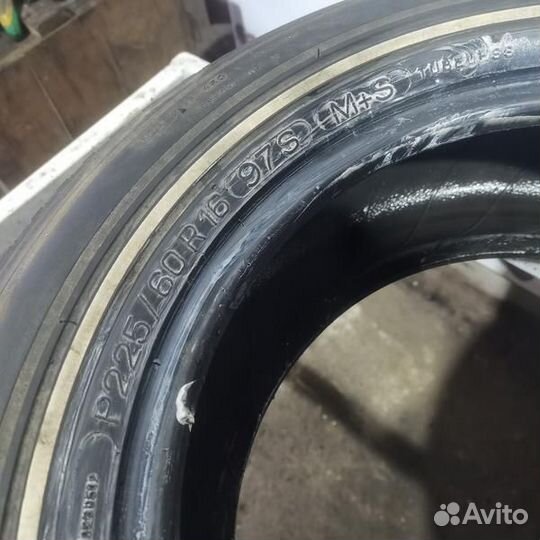 Michelin Symmetry 225/60 R16