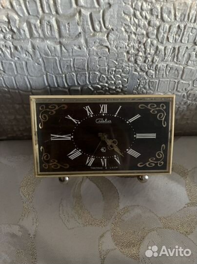 Настольные часы будильник Слава