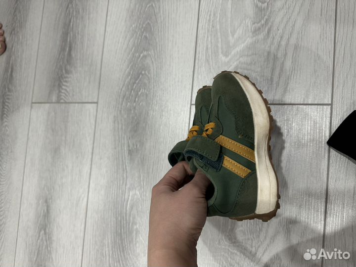 Кроссовки детские