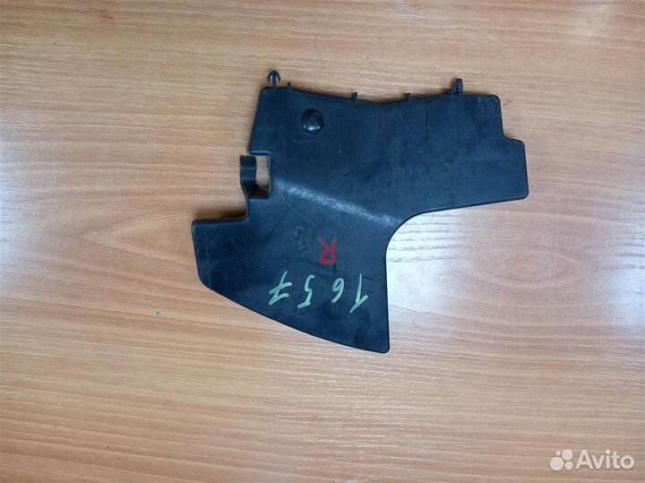 Дефлектор радиатора toyota auris ZRE151