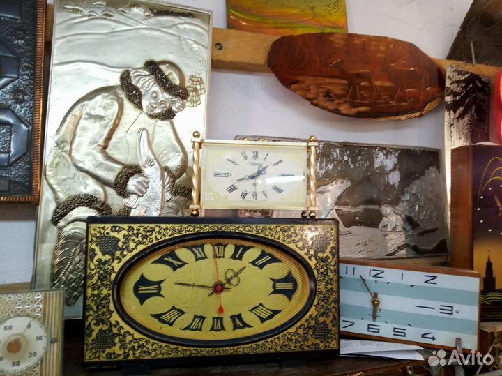 СССР часы настольные настенные Янтарь Весна Агат