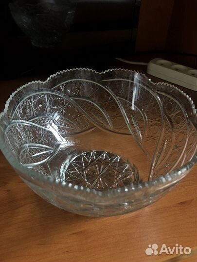 Хрустальная ваза