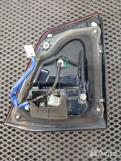 Фонарь задний левый Toyota Land Cruiser 200