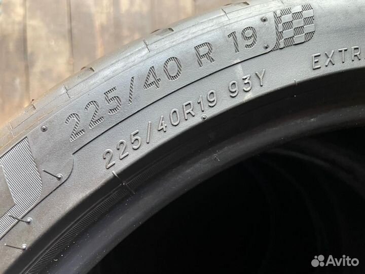 Michelin Pilot Sport 4 S 225/40 R19 93Y