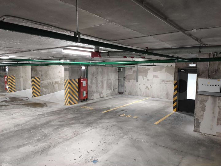 Машиноместо, 14 м²