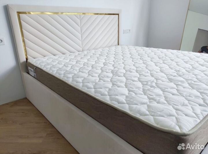 Кровать с подъемным механизмом