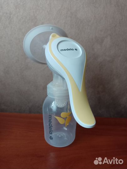 Молокоотсос medela ручной