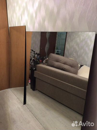 Зеркало листом