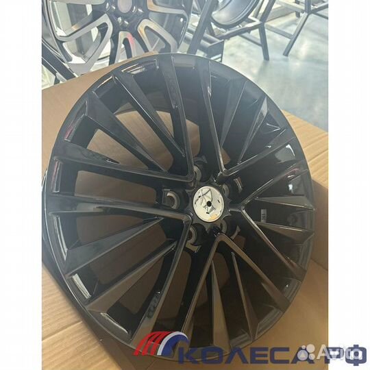 Диски R18 на Toyota Lexus