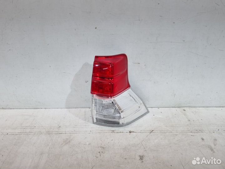 Фонарь задний правый Toyota Land Cruiser Prado